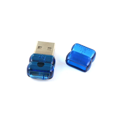 Unidad flash USB reciclable en blanco y negro con conexión de transferencia de datos