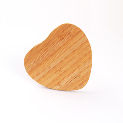 El corazón forma el cojín de carga inalámbrico de bambú 10W de carga rápido 15W para el teléfono