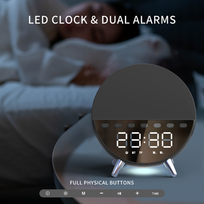 Cargador inalámbrico de carga rápida de 15W con altavoz Bluetooth y luz Tamaño del cuerpo 131 * 75 * 146MM