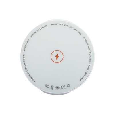 5V/2.1A Entrada de carga rápida Pad de carga inalámbrica con lámpara LED / altavoz