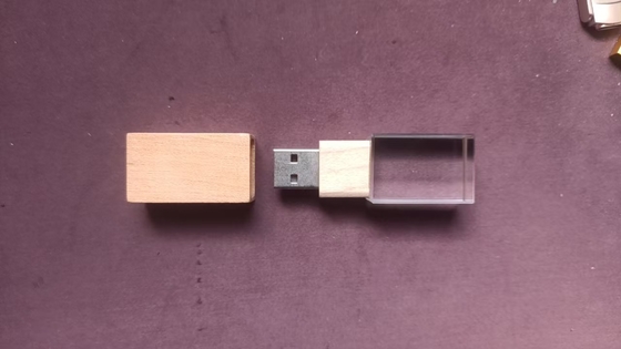 Estipulador USB de cristal personalizado con opciones de logotipo láser -50°C 80°C Temperatura del ambiente