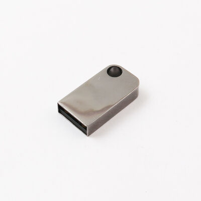 La mini memoria USB con el agujero puede poner la memoria USB del metal del llavero puede personalizar el logotipo del láser