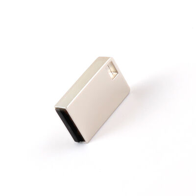 Una unidad flash USB de grado MINI de metal con superficie mate y un ángulo de lente de gran angular de 120 grados que garantizan la protección de datos