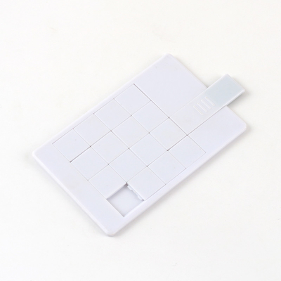 La tarjeta de crédito de los rompecabezas USB pega 2,0 el logotipo de destello de la impresión del UDP Chips Shapes CMYK