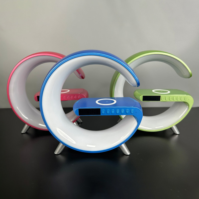 Cargador inalámbrico QI de alto rendimiento 5 en 1 con LED / altavoz / reloj