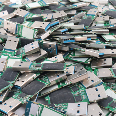 24 mm X 11 mm X 1.4 mm Chip flash USB Velocidad de transferencia Hasta 100 MB / s Ligero