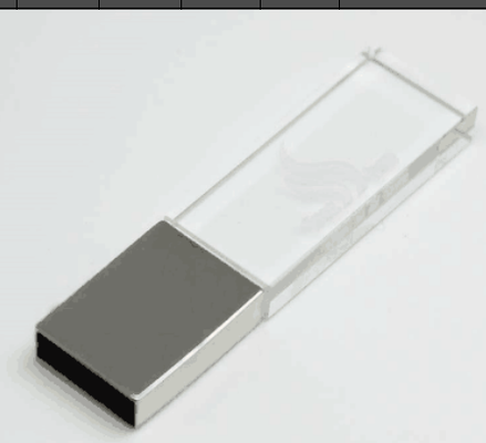 Unidad USB acrílica que ofrece hasta 5 Gbps de velocidad de transferencia de datos.