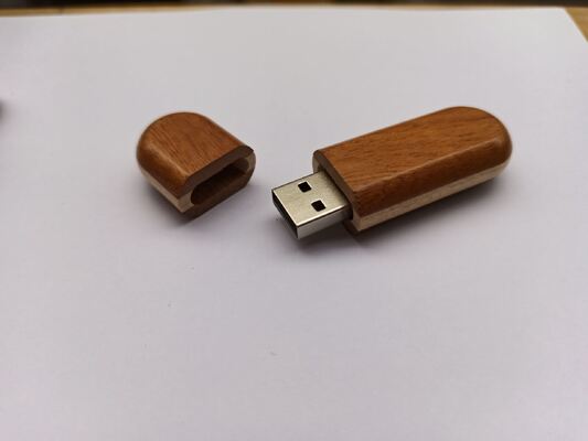 Formas interiores coinciden con formas de USB, memoria USB de madera, ofrece interfaz USB 2.0 y USB 3.0, elegante y funcional